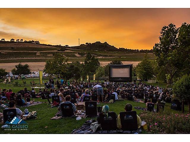 open air movie-vir altyd.jpg - Rhebokskloof Wine Estate image open air movie-vir altyd.jpg - Rhebokskloof Wine Estate image