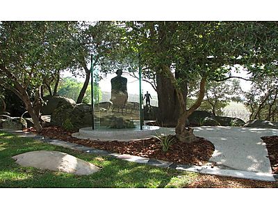 anglo.jpg - Anglo-Boer War Memorial image