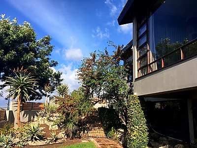 Paarl_AQueenslin_Outside.jpg - A'Queenslin Guesthouse image