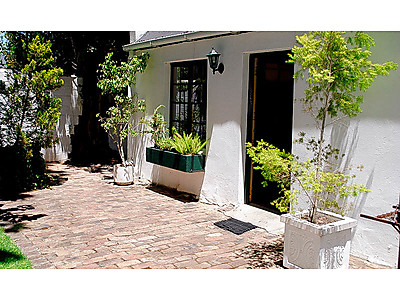 Guesthouse-13-800x475.jpg - La Provence Vineyard Cottages image