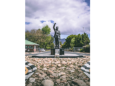 NELSON MANDELA.jpg - Madiba Statue image