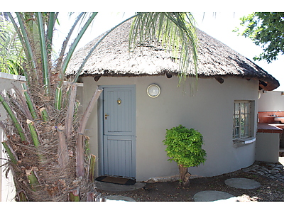 GH6.JPG - The Garden Hut image